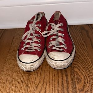 Woman’s size 8 converse